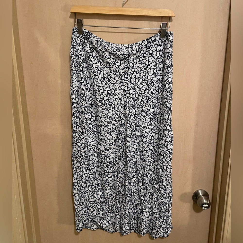 Old Navy Blue & White Floral Midi Skirt